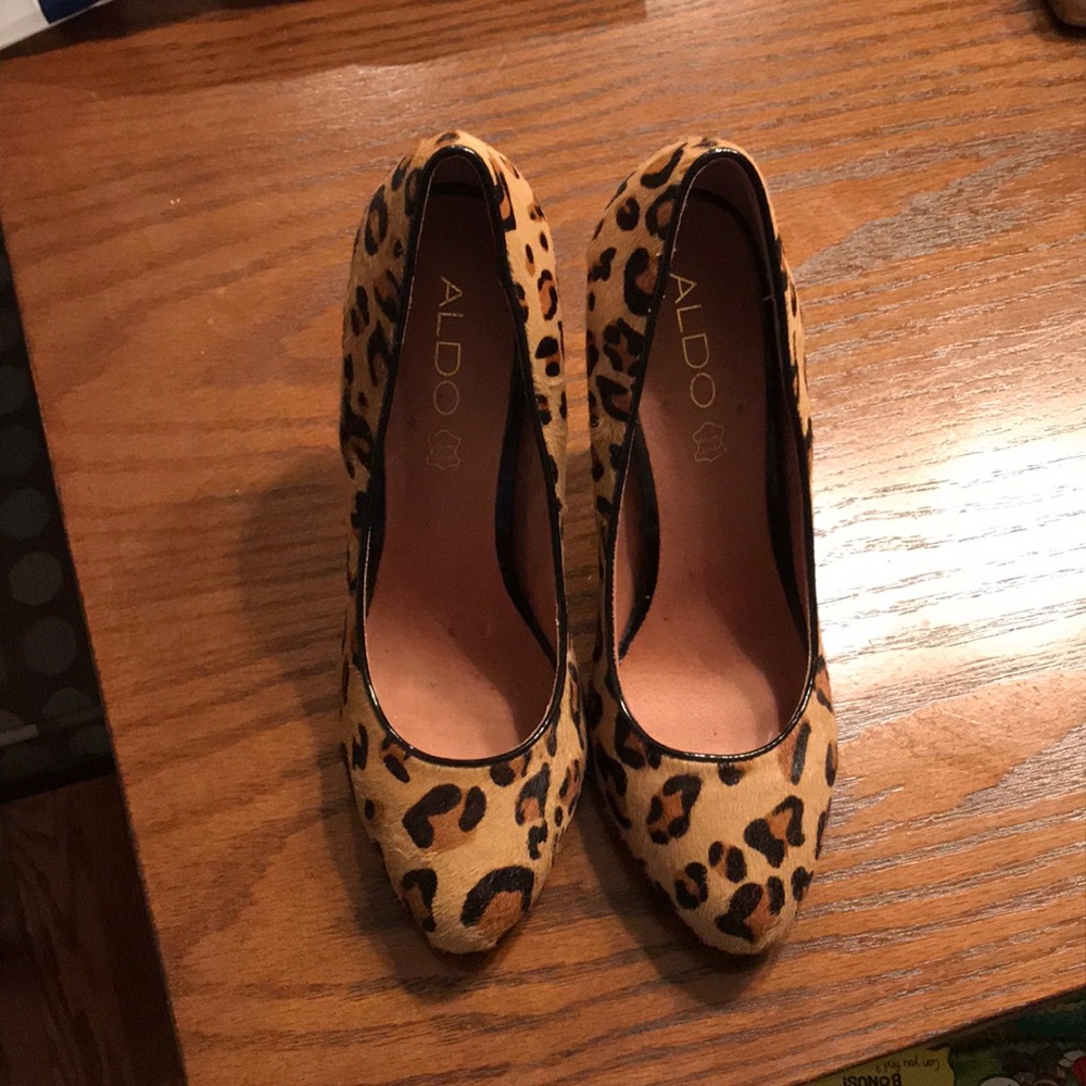 Leopard faux fur heels